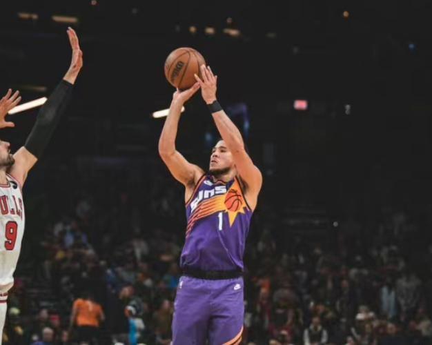  布克爆发砍高分太阳横扫马刺豪取八连胜势